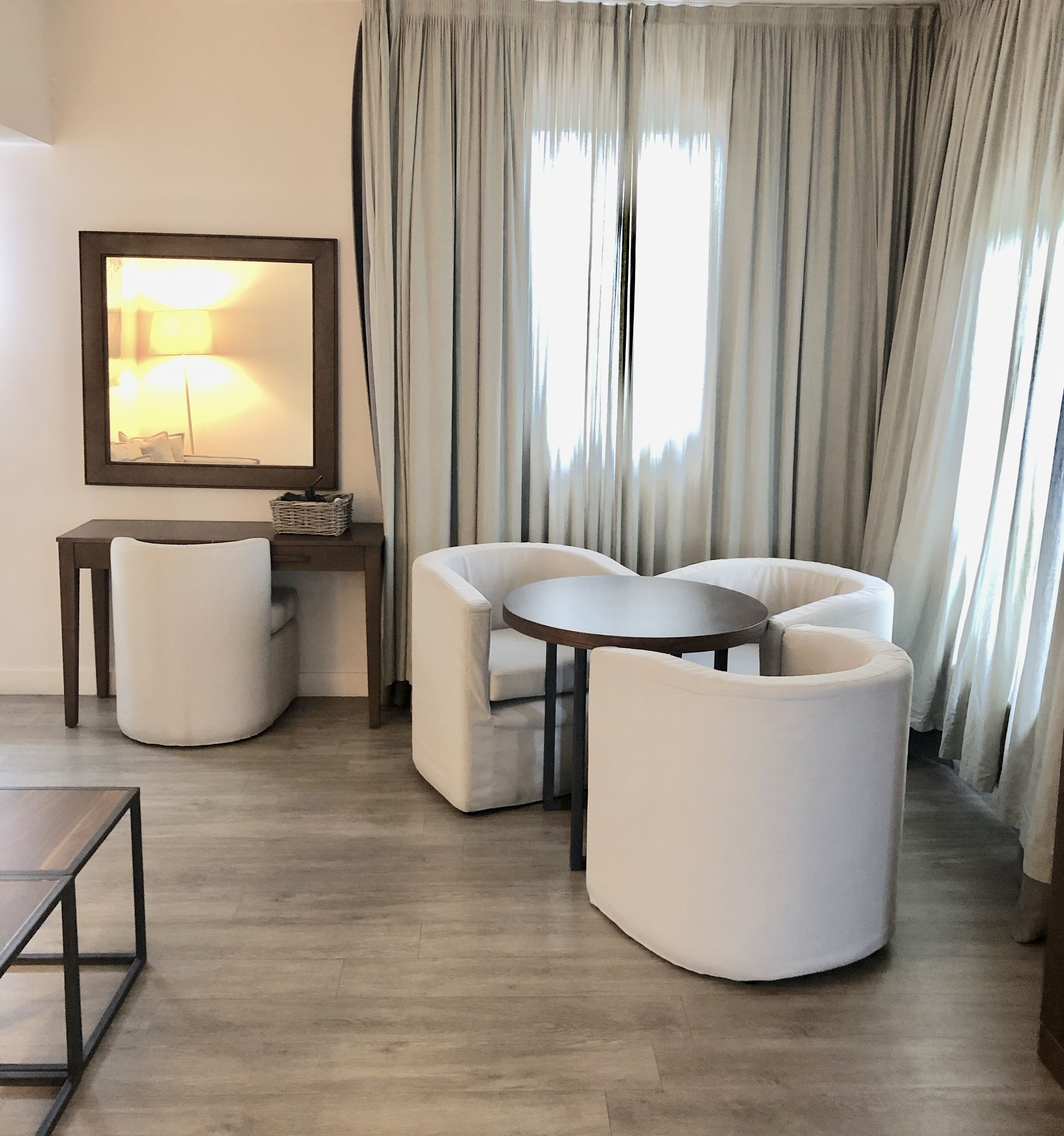 deluxe suite, sea view (president) | living area | flat-screen tv