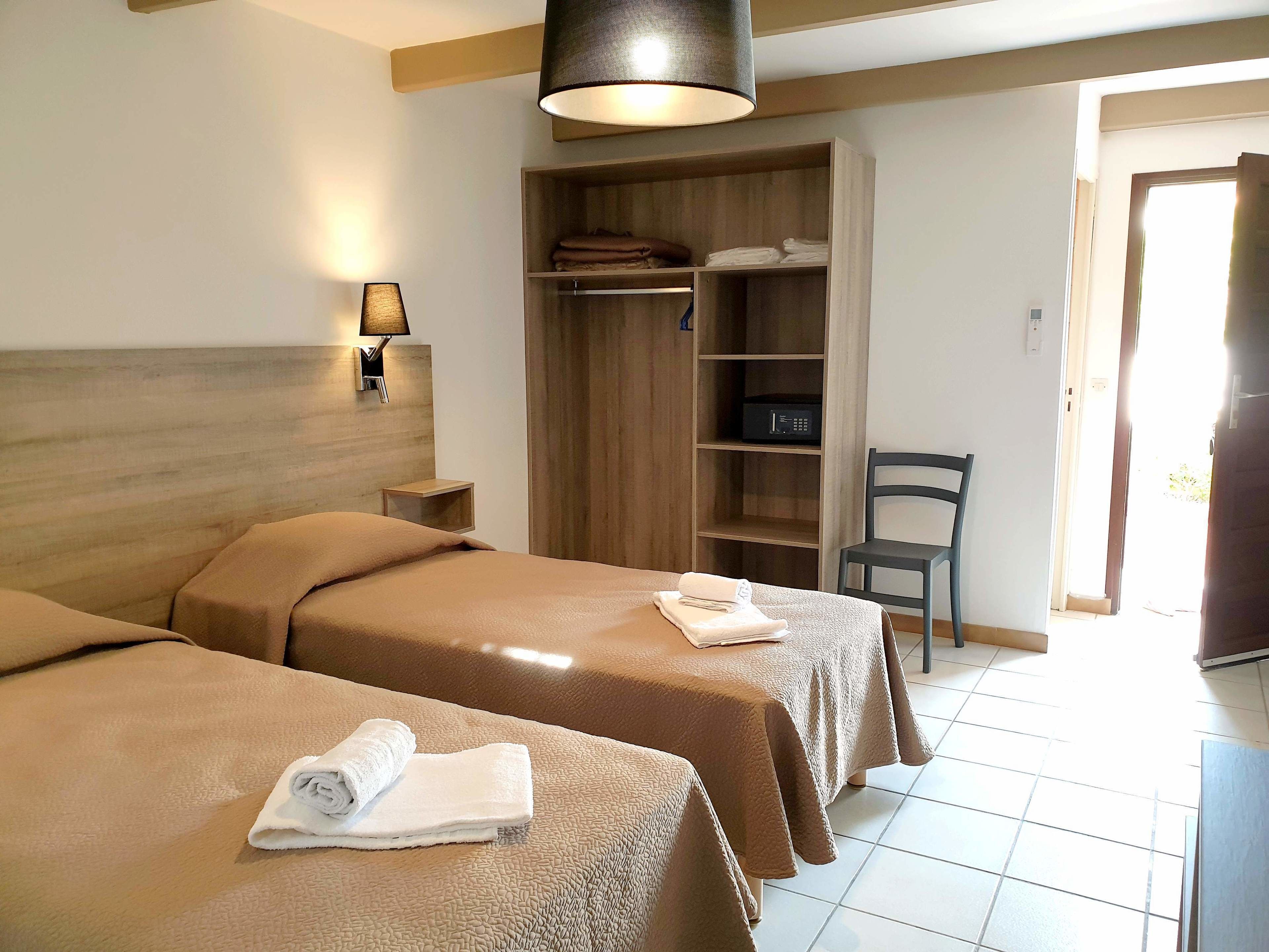 1 bedroom, individually decorated, individually furnished