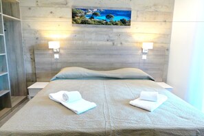 Appart'Hotel ( Studio Prestation Hotel ) | Individually decorated, individually furnished, blackout drapes - Hôtel Olmuccio (Zonza)