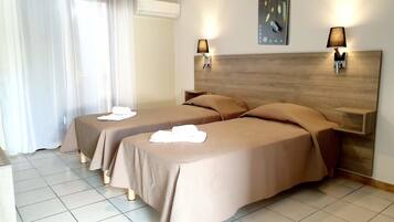 Blackout curtains, free WiFi, individually decorated