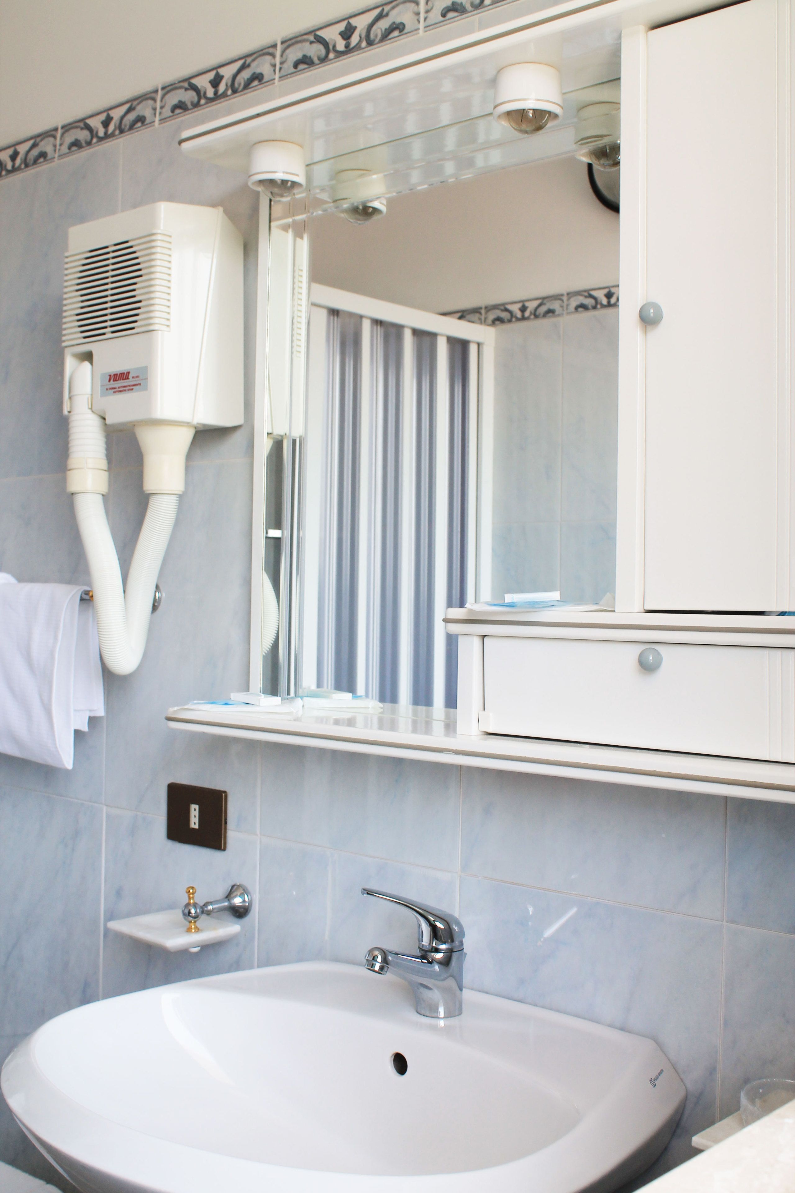 single room | bathroom sink