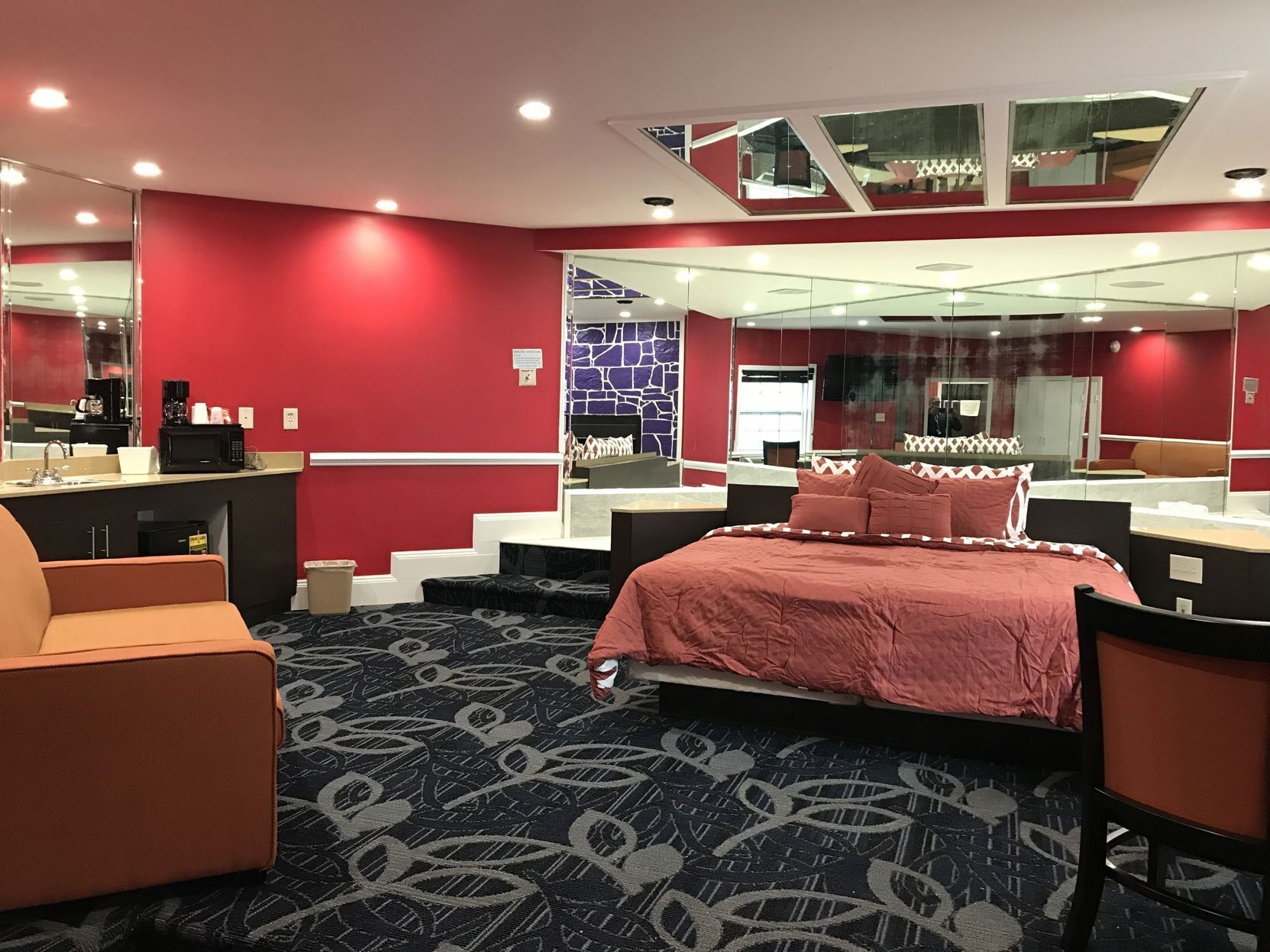 Free minibar, soundproofing, iron/ironing board, free WiFi