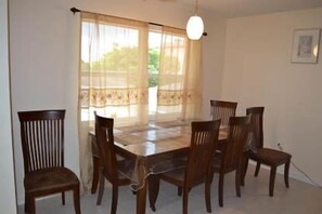 In-room dining - Casa del Sol (Sarasota)