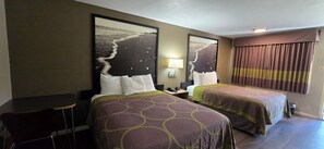 Individually decorated, individually furnished, desk, laptop workspace - Super 8 by Wyndham Corpus Christi Northwest (Corpus Christi)
