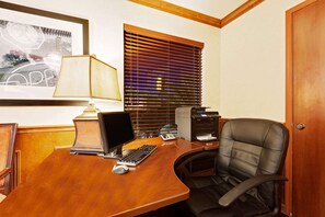 Business centre - Super 8 by Wyndham Corpus Christi Northwest (Corpus Christi)