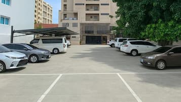 Bãi đậu xe tự phục vụ miễn phí