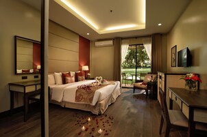 迷你吧、客房内保险箱、办公桌、熨斗/熨板