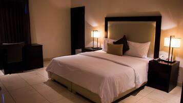 Executive Room | Frette Italian sheets, premium bedding, memory-foam beds, in-room safe