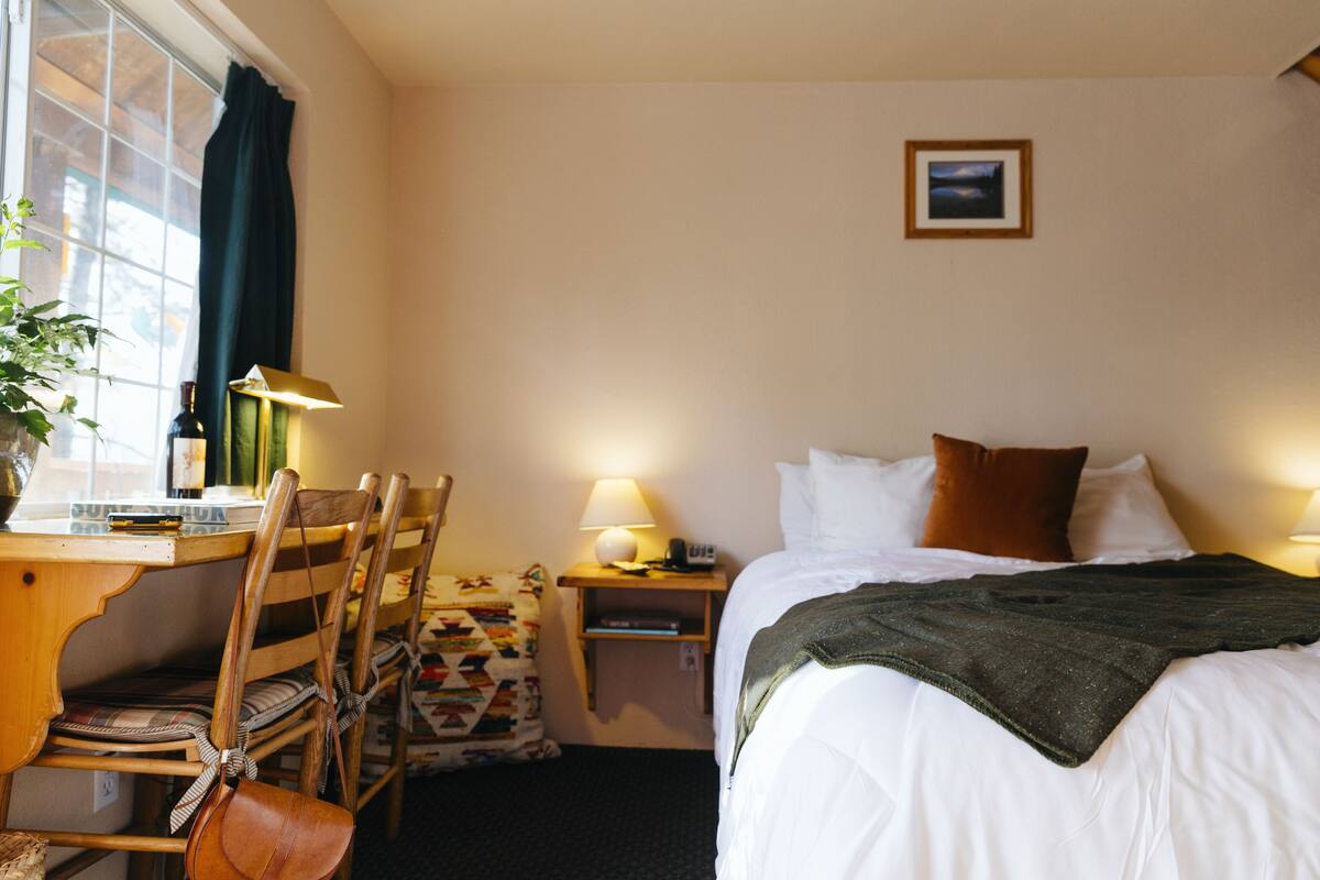 Hochwertige Bettwaren, Pillowtop-Betten, Schreibtisch