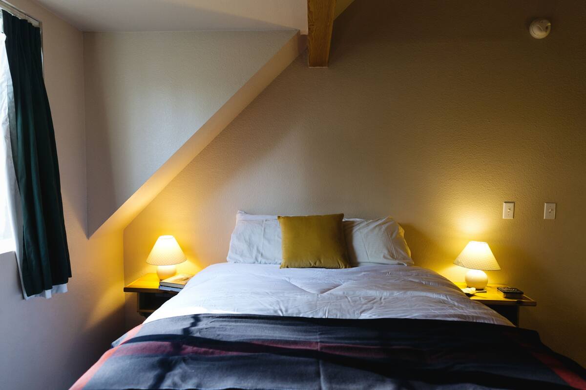 Hochwertige Bettwaren, Pillowtop-Betten, Schreibtisch