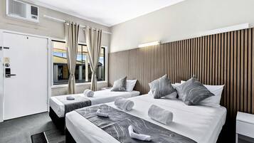 Standard Room, Multiple Beds, Non Smoking, Microwave