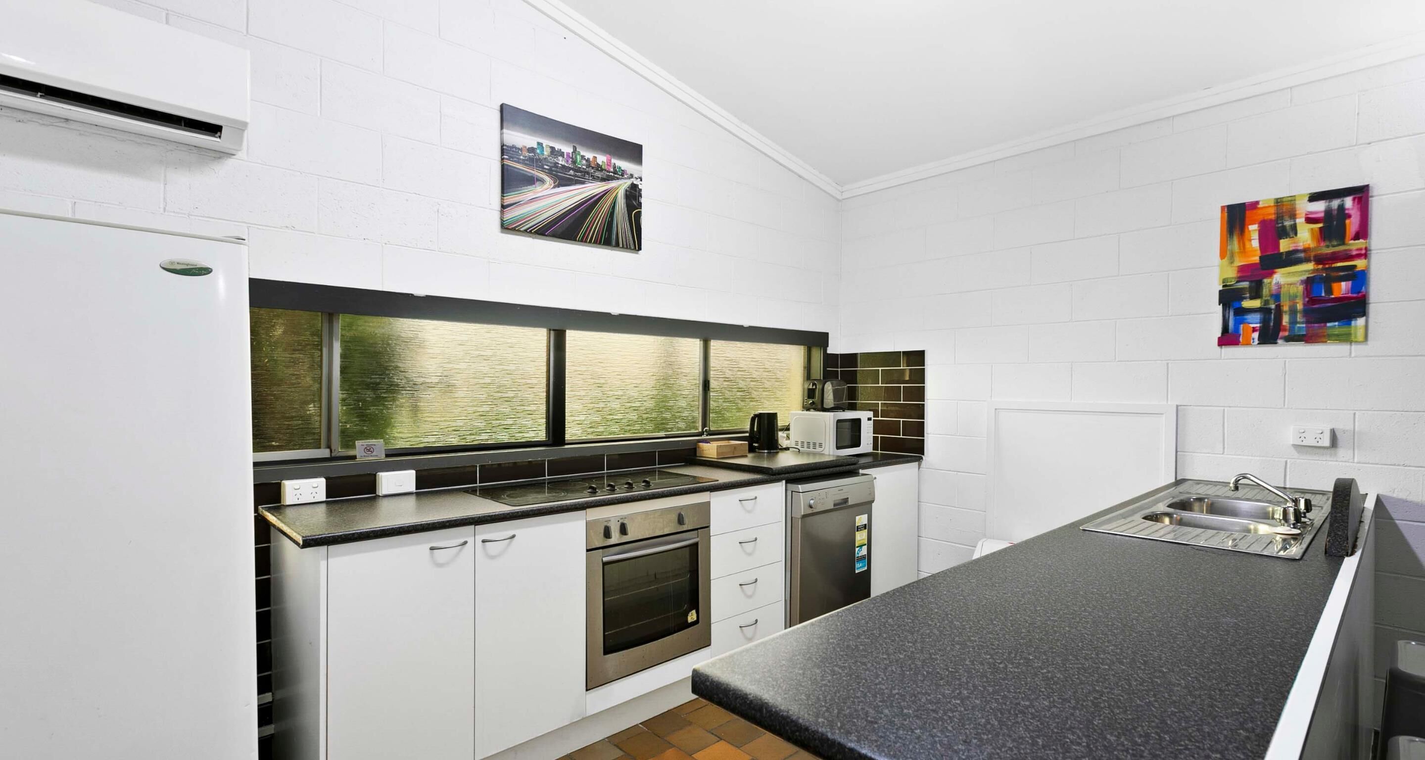 Standard Apartment, Multiple Beds, Non Smoking, Kitchen (Living Room) | Private kitchenette