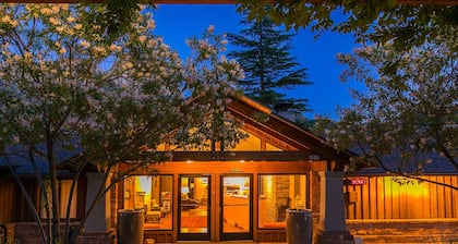 Driftwood Lodge