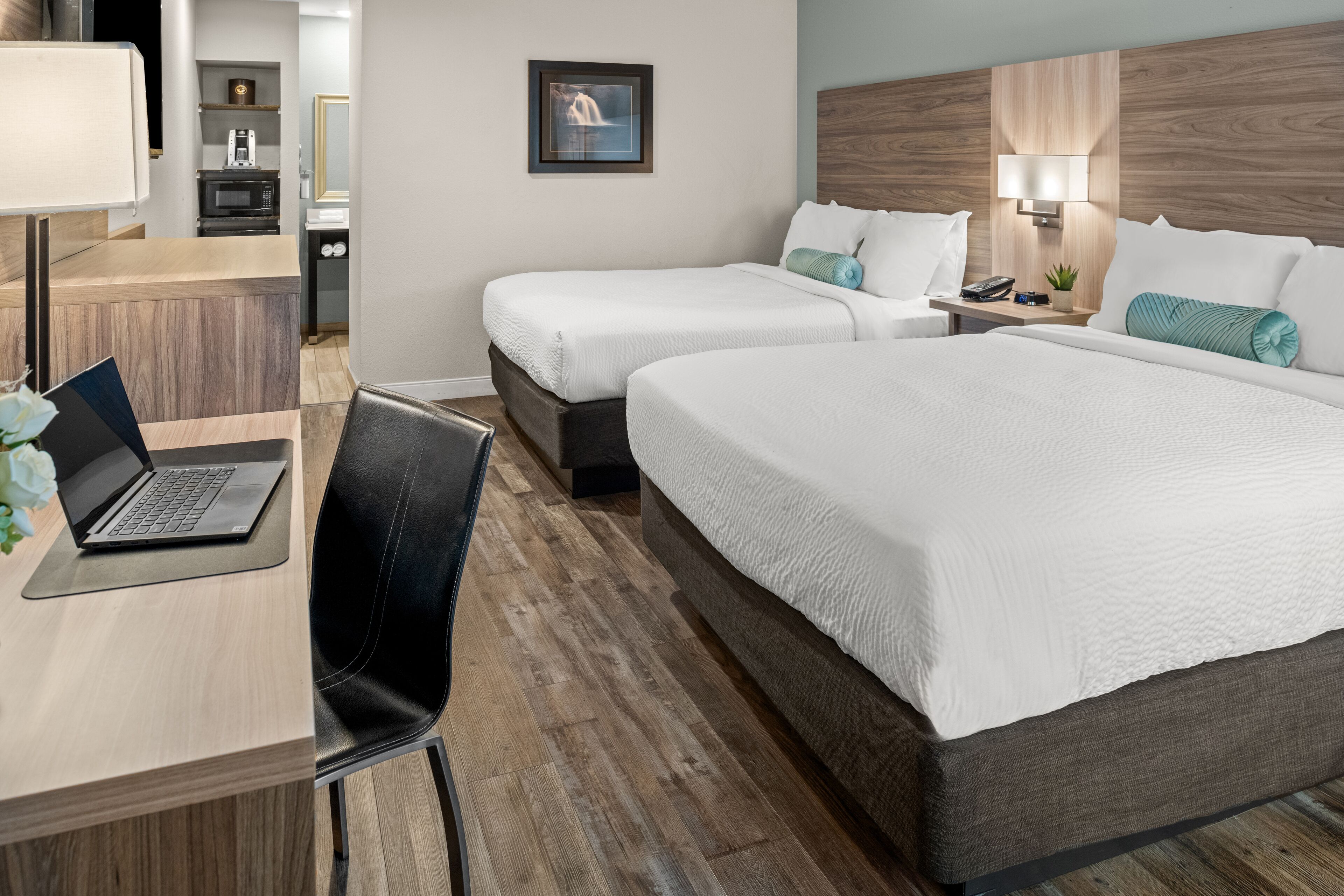 1 bedroom, premium bedding, in-room safe, desk