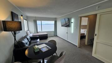 Standard Suite, 1 Bedroom (Lakeview Suite) | Iron/ironing board, free WiFi, bed sheets