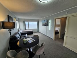 Standard Suite, 1 Bedroom (Lakeview Suite) | Iron/ironing board, free WiFi, bed sheets