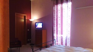 Three Bedrooms Apartment | Premium bedding, cribs (surcharge), rollaway beds (surcharge) - B&B Mare di S.Lucia (Syracuse)