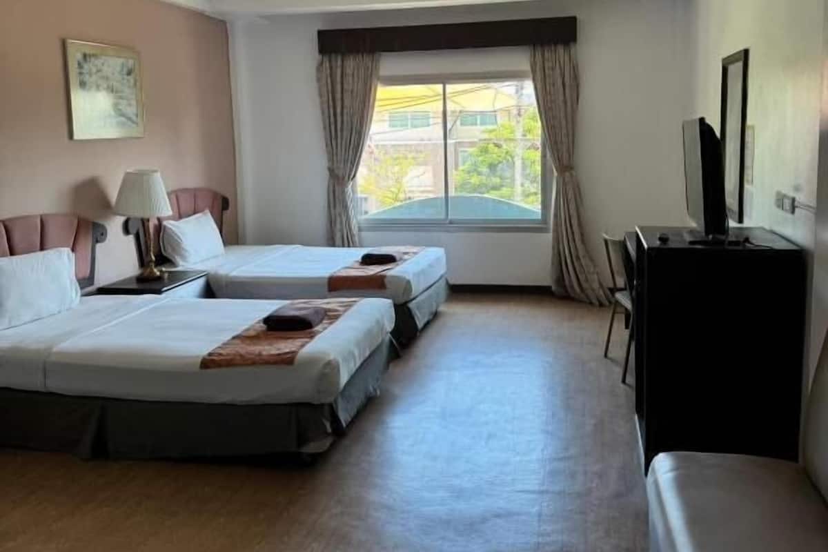 Desk, blackout curtains, free WiFi, bed sheets