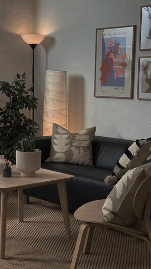 Reception - Nomad Cave (Stockholm)