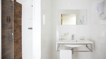 Shower, towels