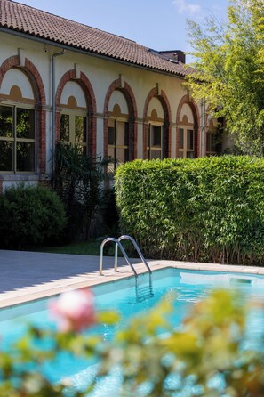 Exterior - Hotel Les Bellugues (Saint-Jean-du-Gard)