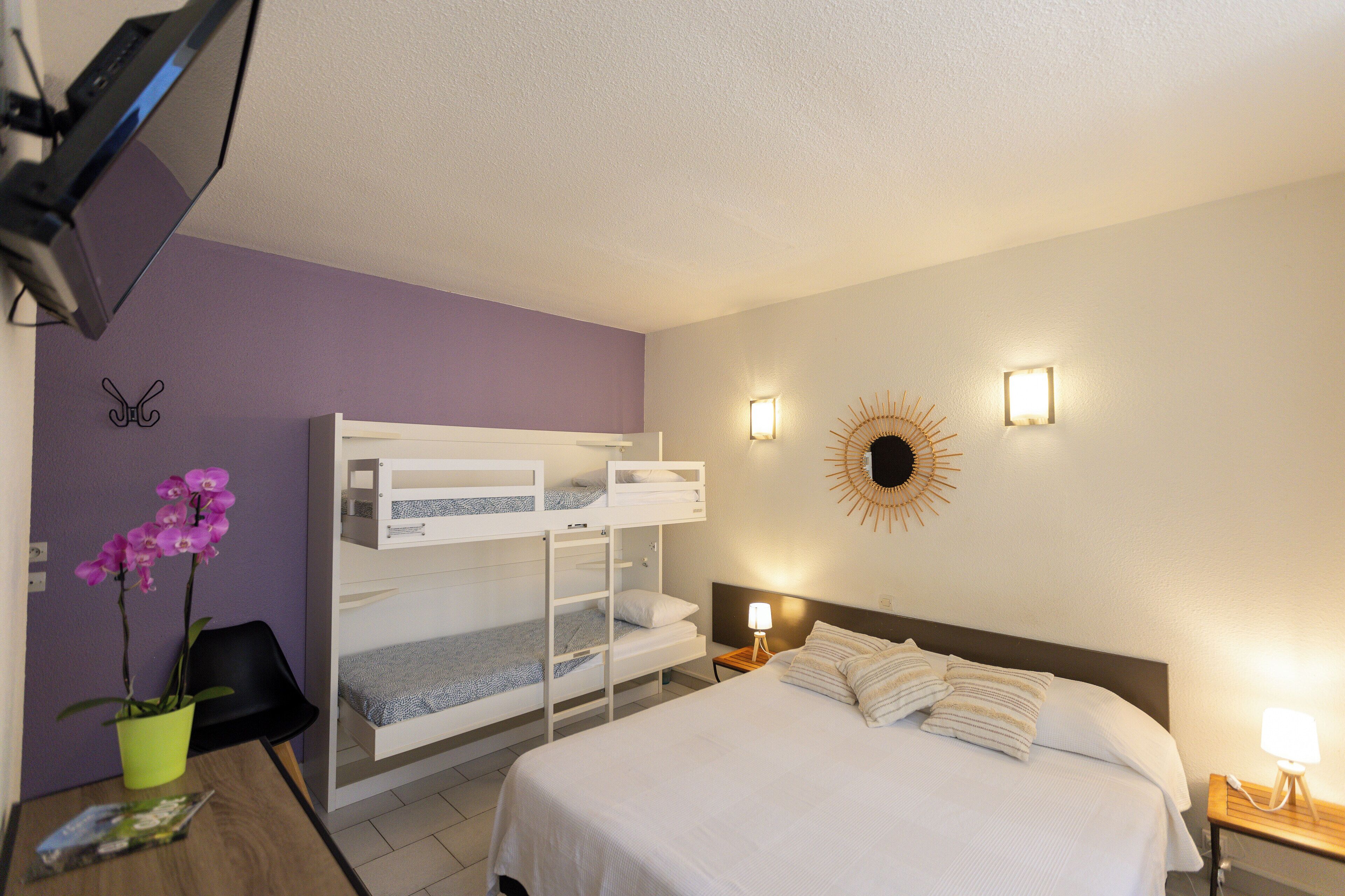 family room | 1 bedroom, premium bedding, individually decorated, desk