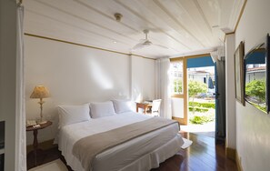 Deluxe Double Room | Egyptian cotton sheets, premium bedding, minibar, in-room safe - Hotel Solar do Rosário (Ouro Preto)