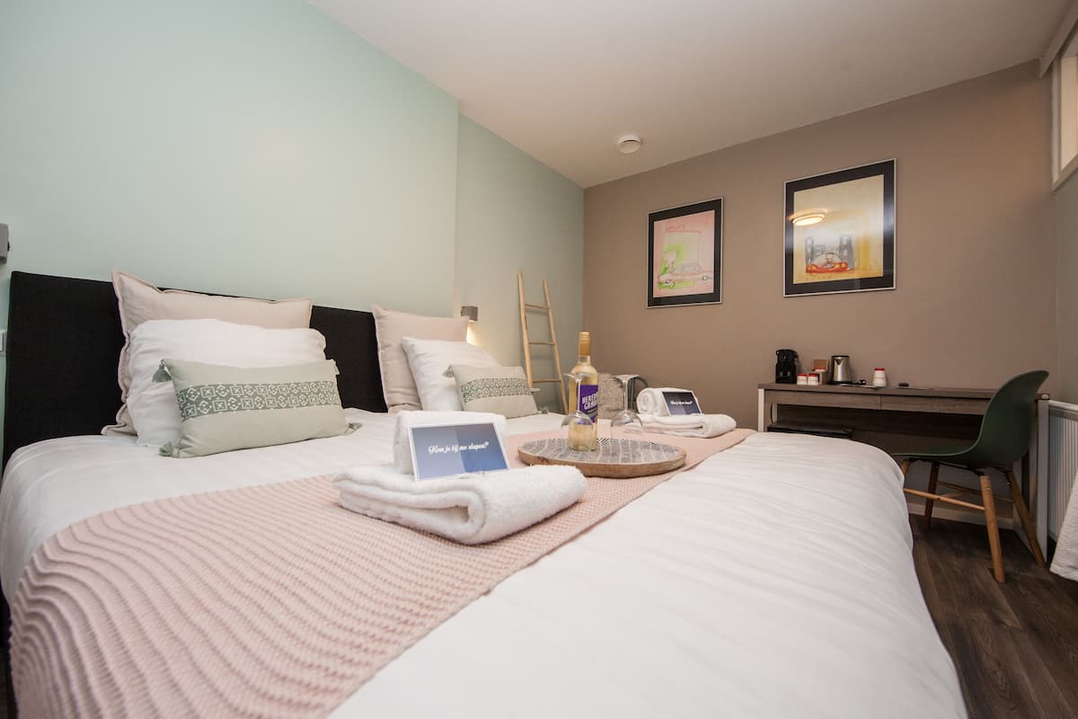 Superior Double Room (inside building with bath)