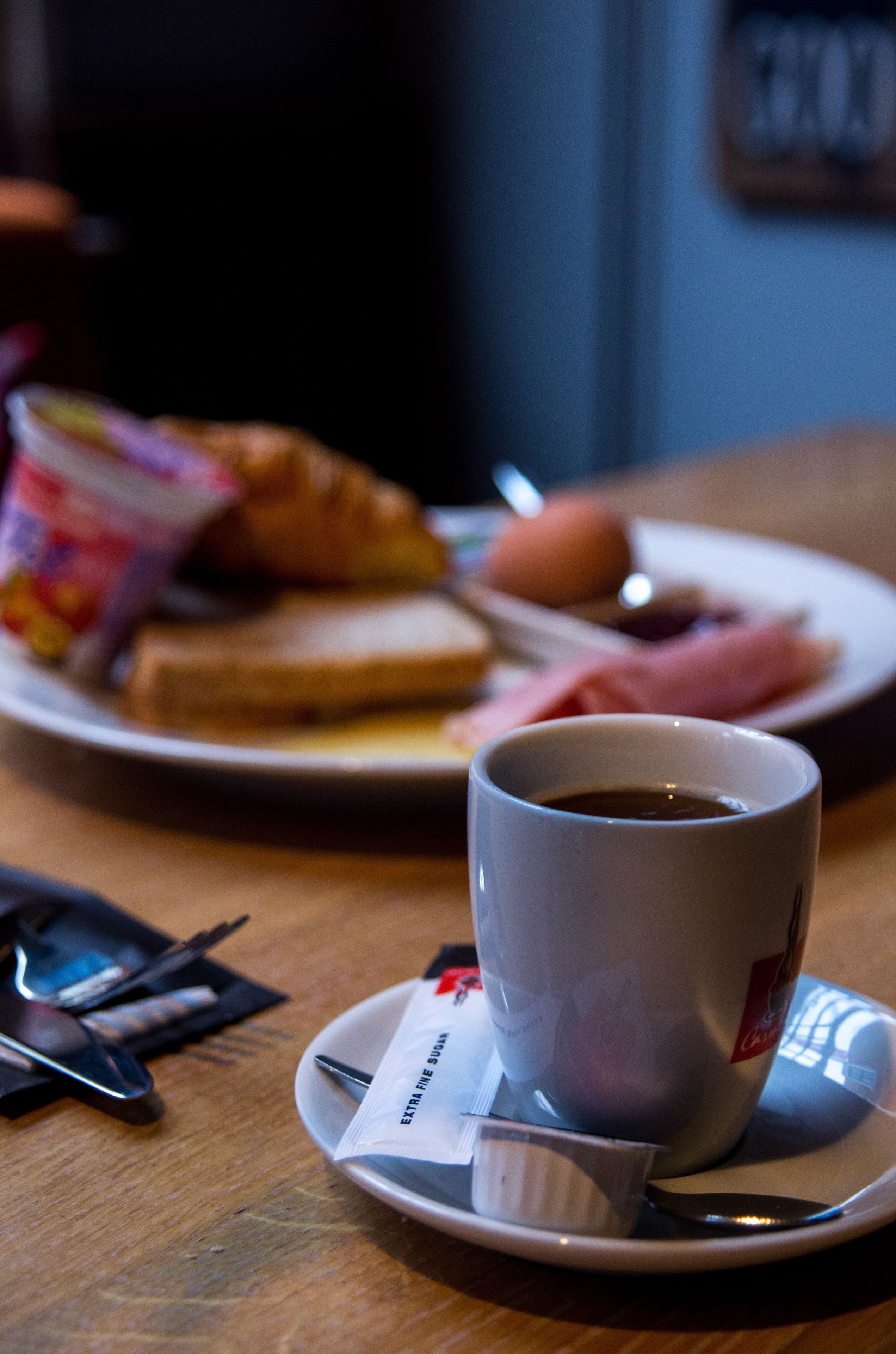 Daily cooked-to-order breakfast (EUR 14.50 per person)