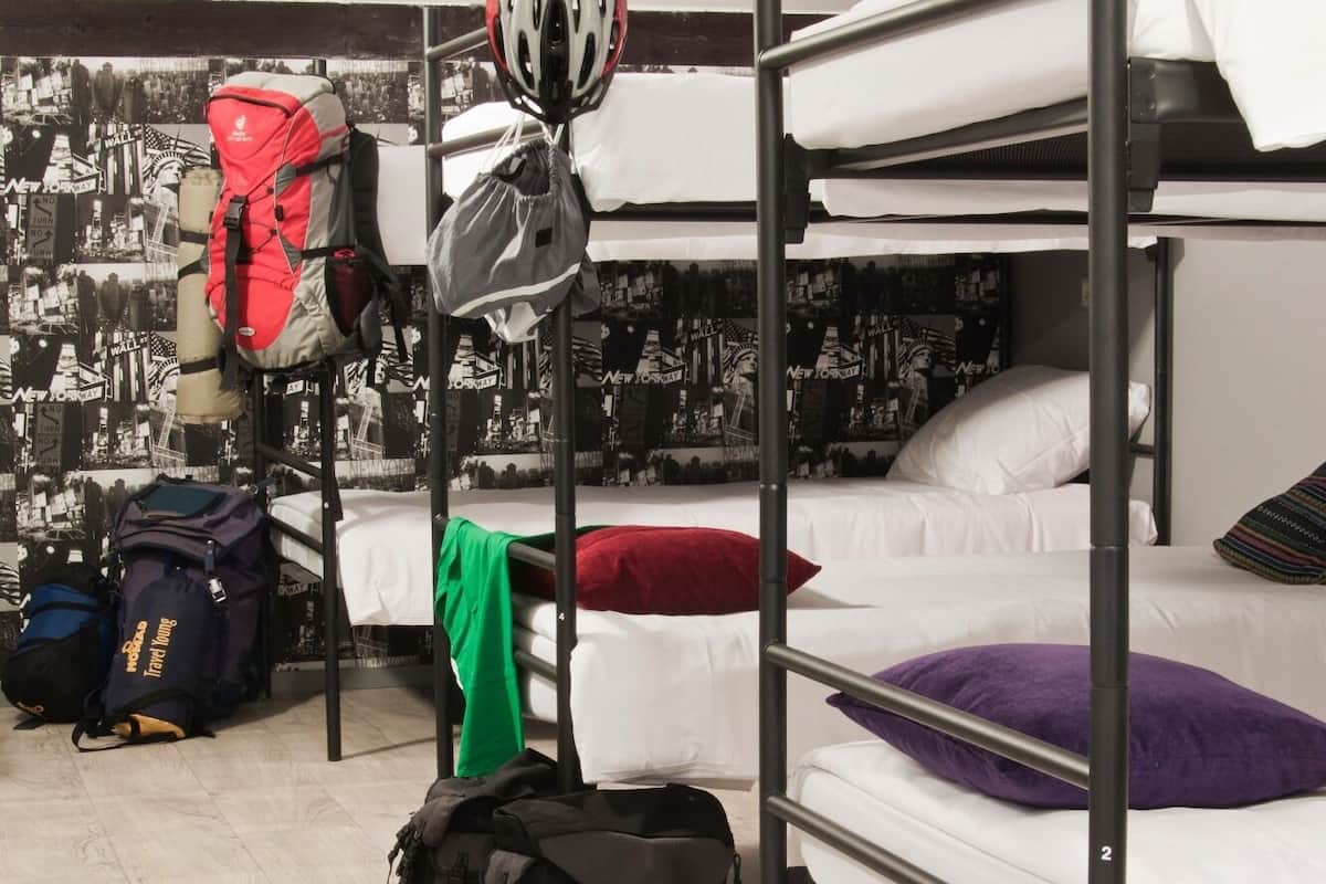 Shared Dormitory, Women only