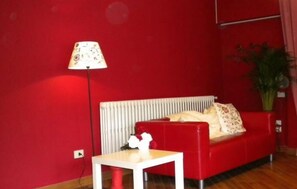 Lobby sitting area - Hotel Bersagliere (Laglio)