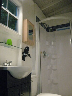Cottage, 2 Bedrooms, 2 Bathrooms, Garden View | Bathroom