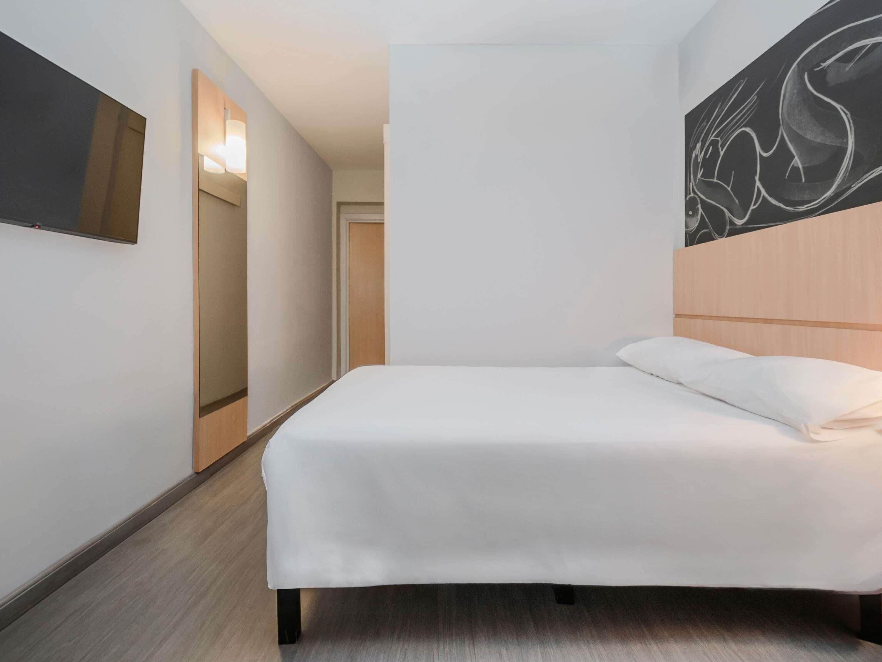 Minibar, desk, blackout curtains, free WiFi