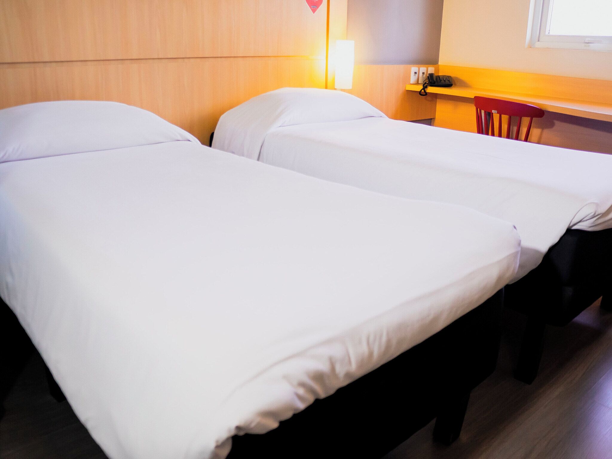 standard twin room, multiple beds | minibar, desk, blackout curtains, free wifi