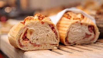 Petit déjeuner buffet (59 BRL par personne)