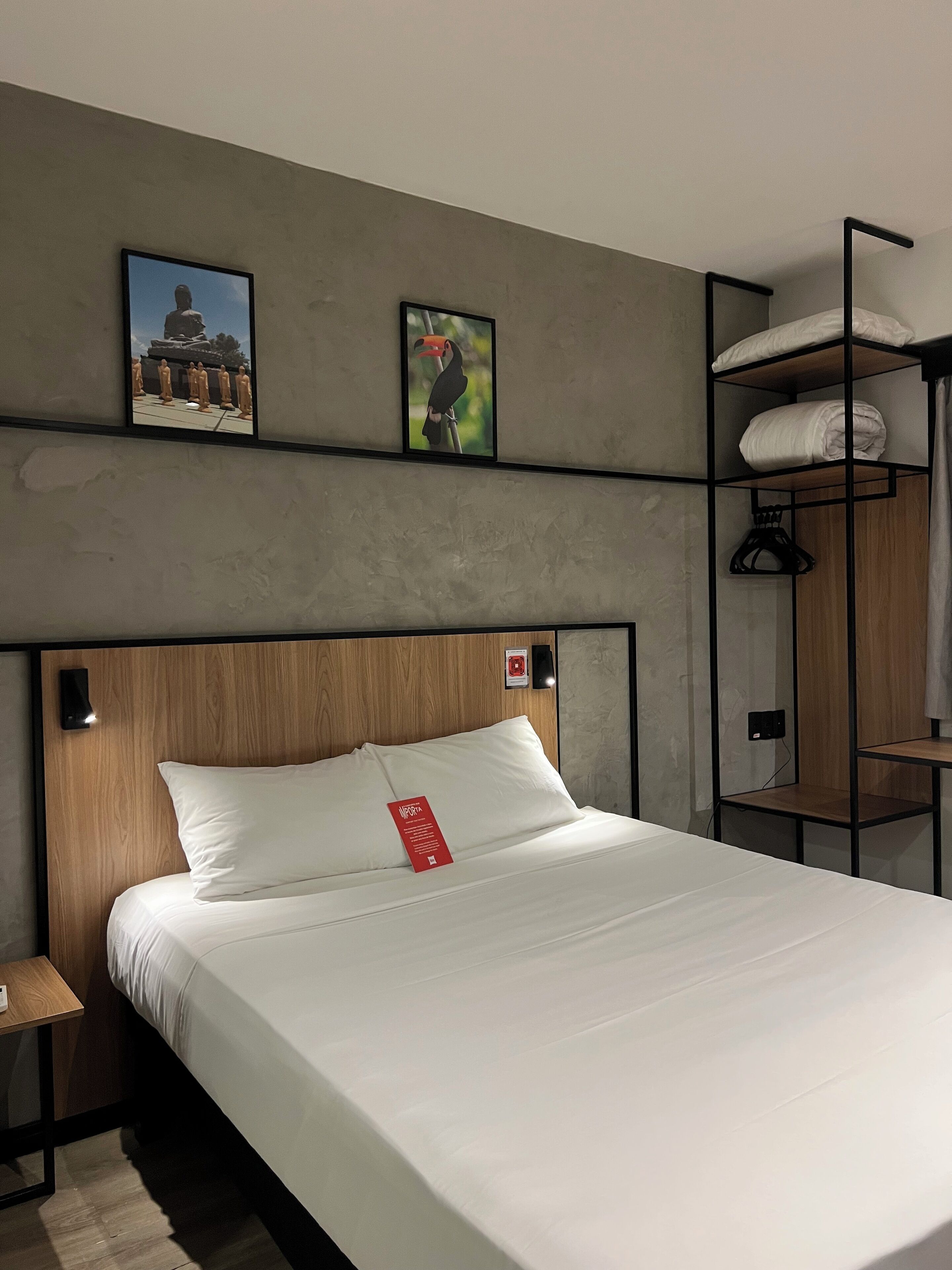 standard room, 1 double bed (modern) | minibar, desk, blackout curtains, free wifi