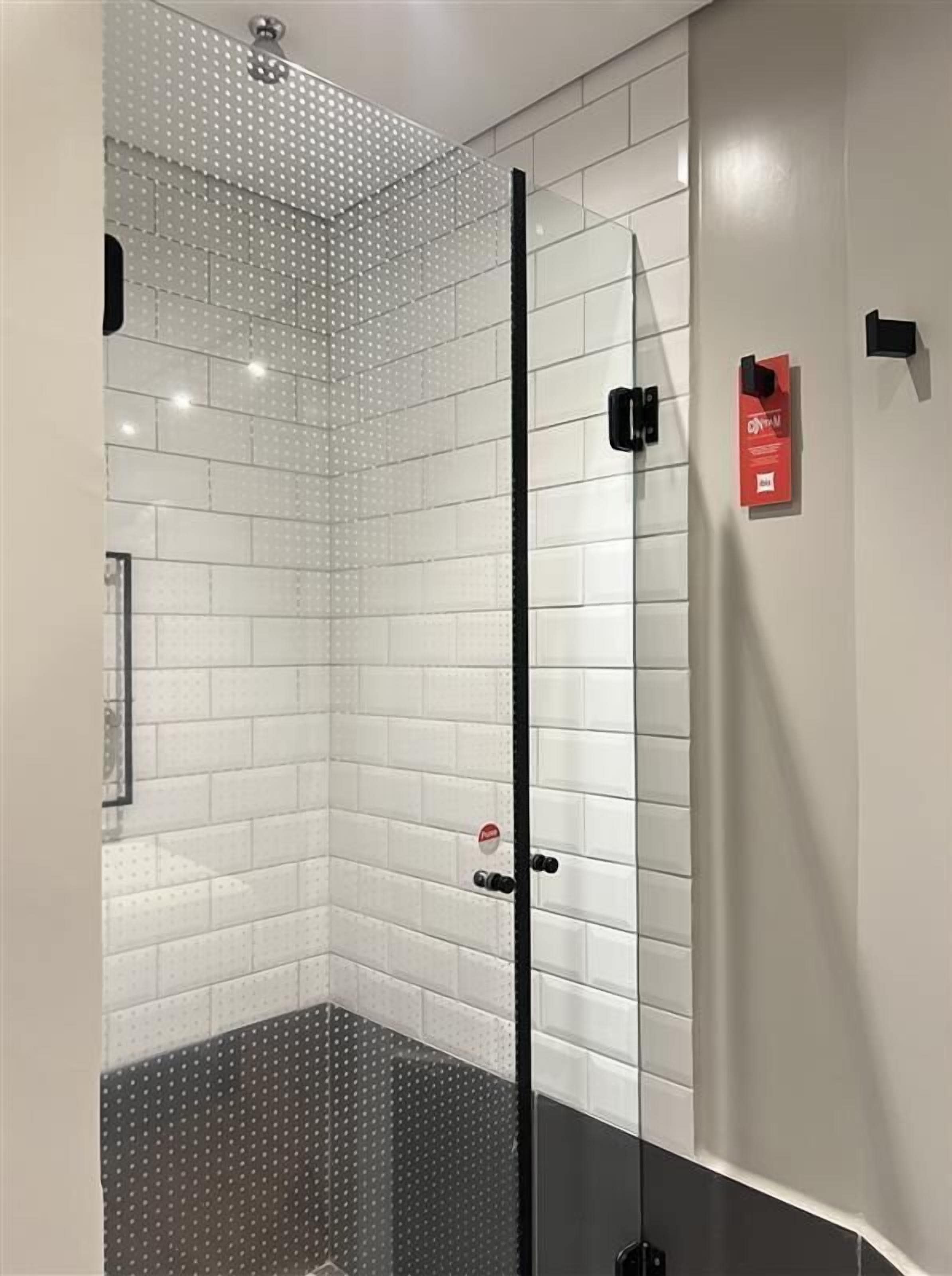 superior room, 1 double bed | bathroom | shower, eco-friendly toiletries, hair dryer, towels