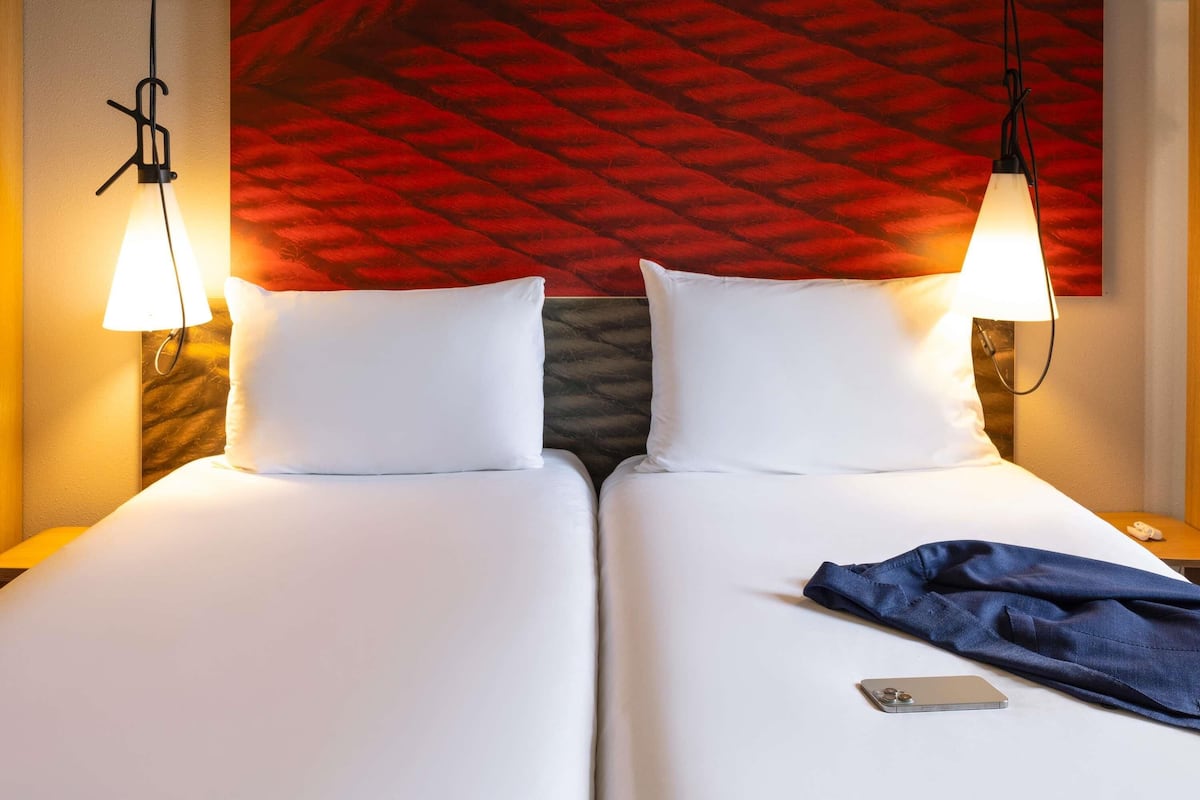 Twin Room, 2 Twin Beds | In-room safe, desk, laptop workspace, blackout drapes