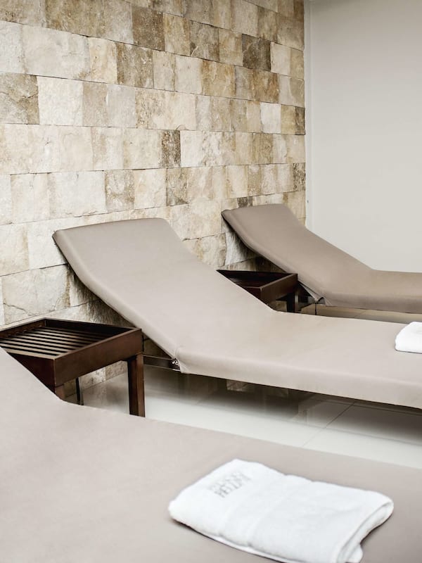Sauna, body treatments, aromatherapy, Swedish massages, facials
