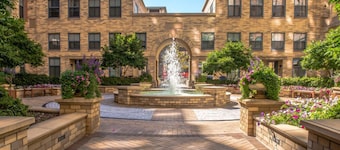 Crystal Quarters Furnished Apartments At The Gramercy