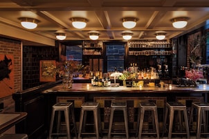 Cocktail bar, alfresco dining, open daily