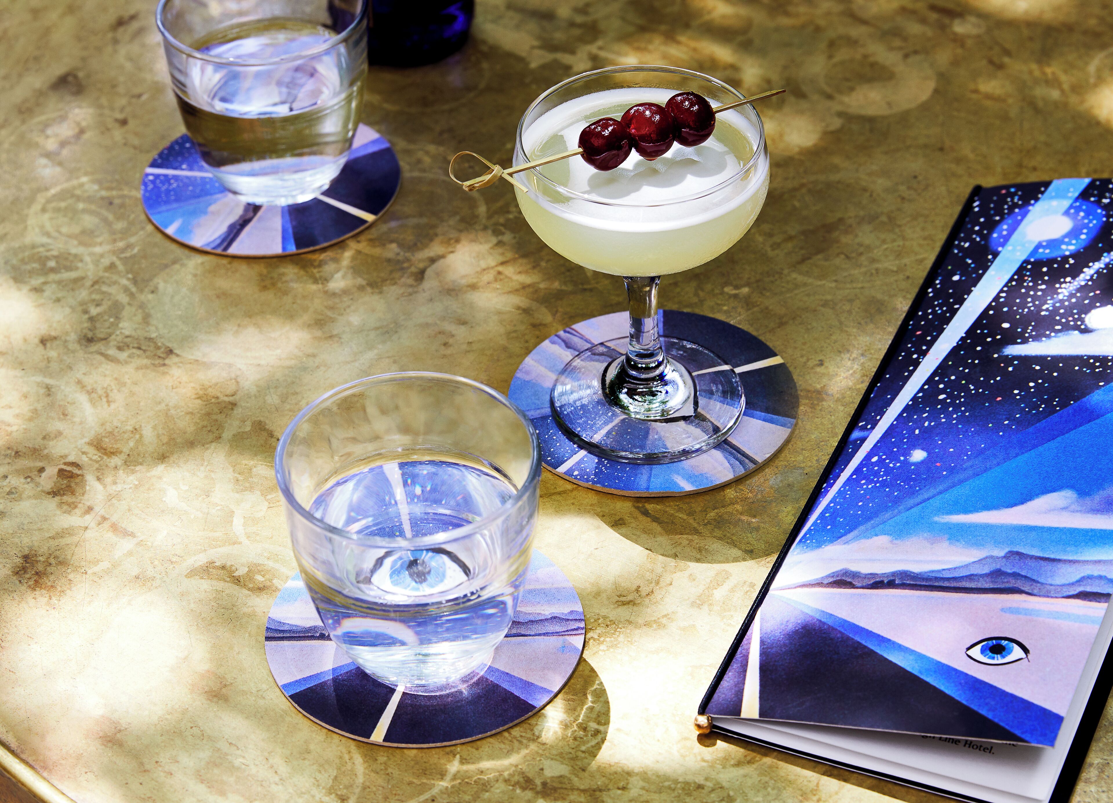 cocktail bar, al fresco dining, open daily