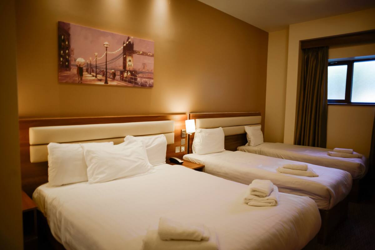 Executive Family Suite | Desk, soundproofing, iron/ironing board, free WiFi