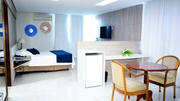 Habitació doble de luxe | Minibar, escriptori, cortines opaques i wifi gratuïta