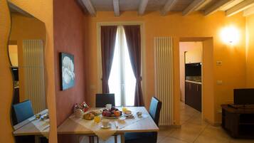 Premium bedding, down duvets, minibar, in-room safe