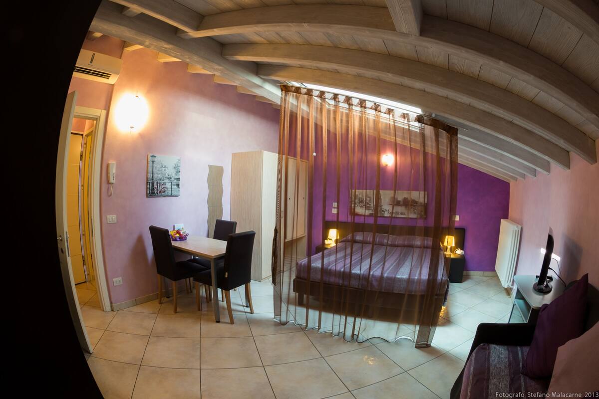Superior Double Room | Private kitchen | Fridge, stovetop, coffee/tea maker, cookware/dishes/utensils