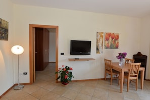 Family Apartment | Living area | TV - Residence Miramare (Pozzuoli)