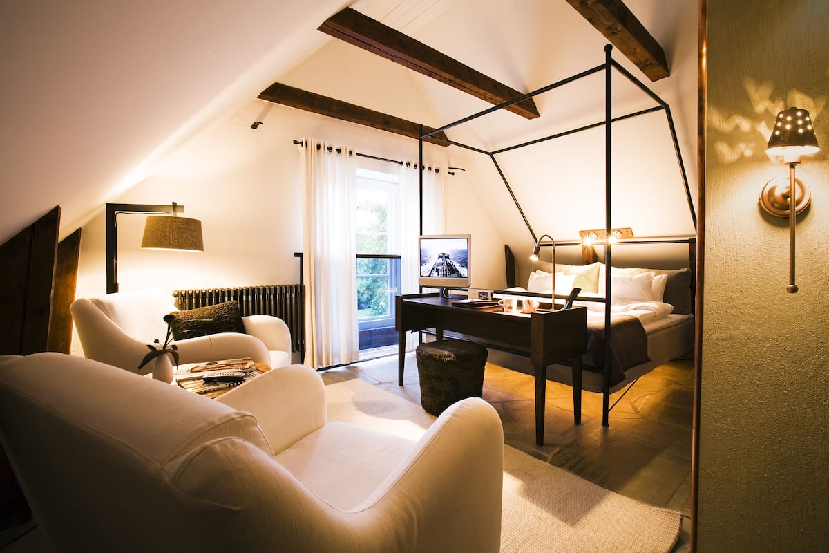 Superior Double Room | Premium bedding, minibar, individually decorated, desk