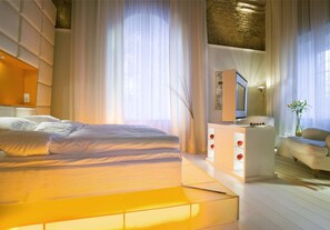 Junior-Suite | Hochwertige Bettwaren, Minibar, individuell dekoriert, Schreibtisch