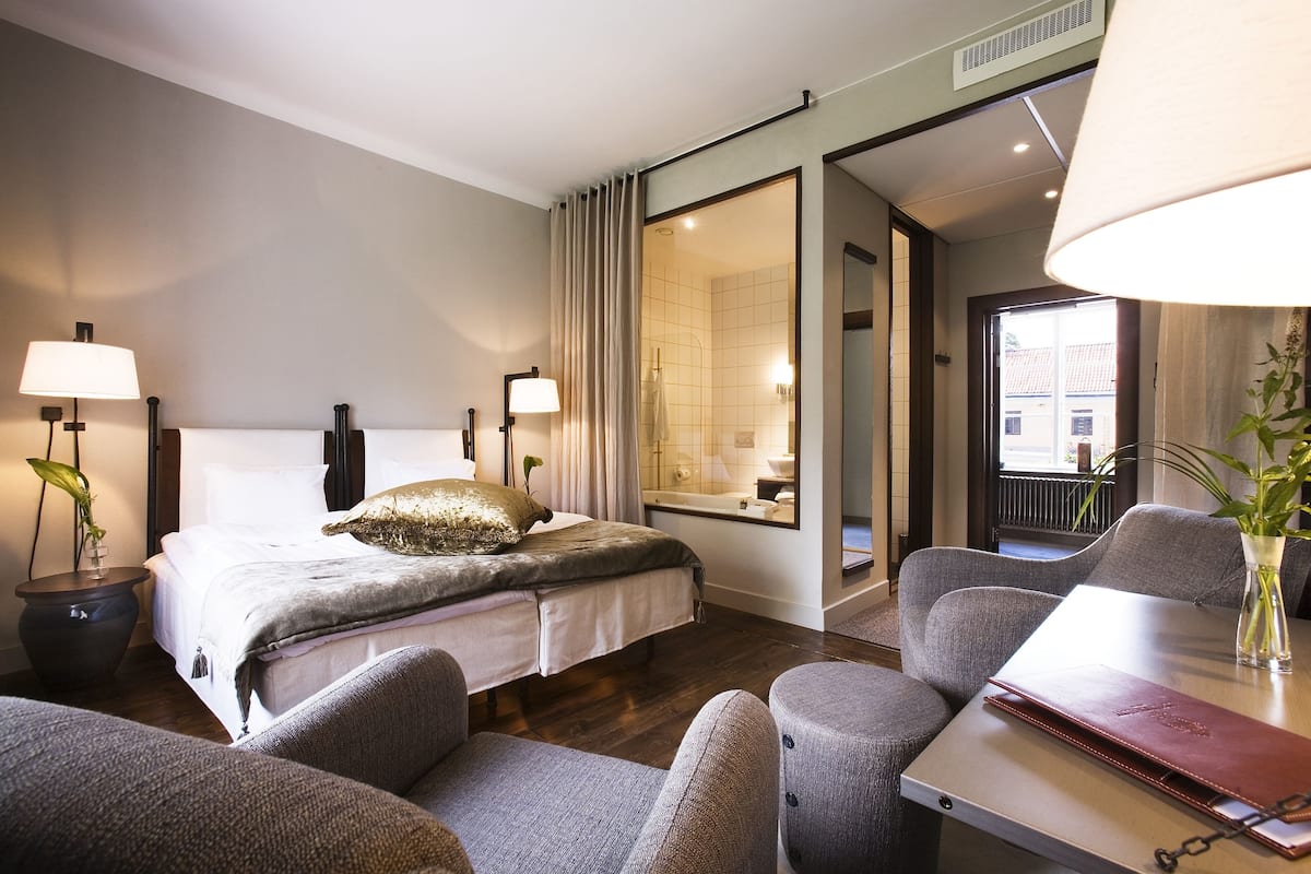 Superior Twin Room | Premium bedding, minibar, individually decorated, desk